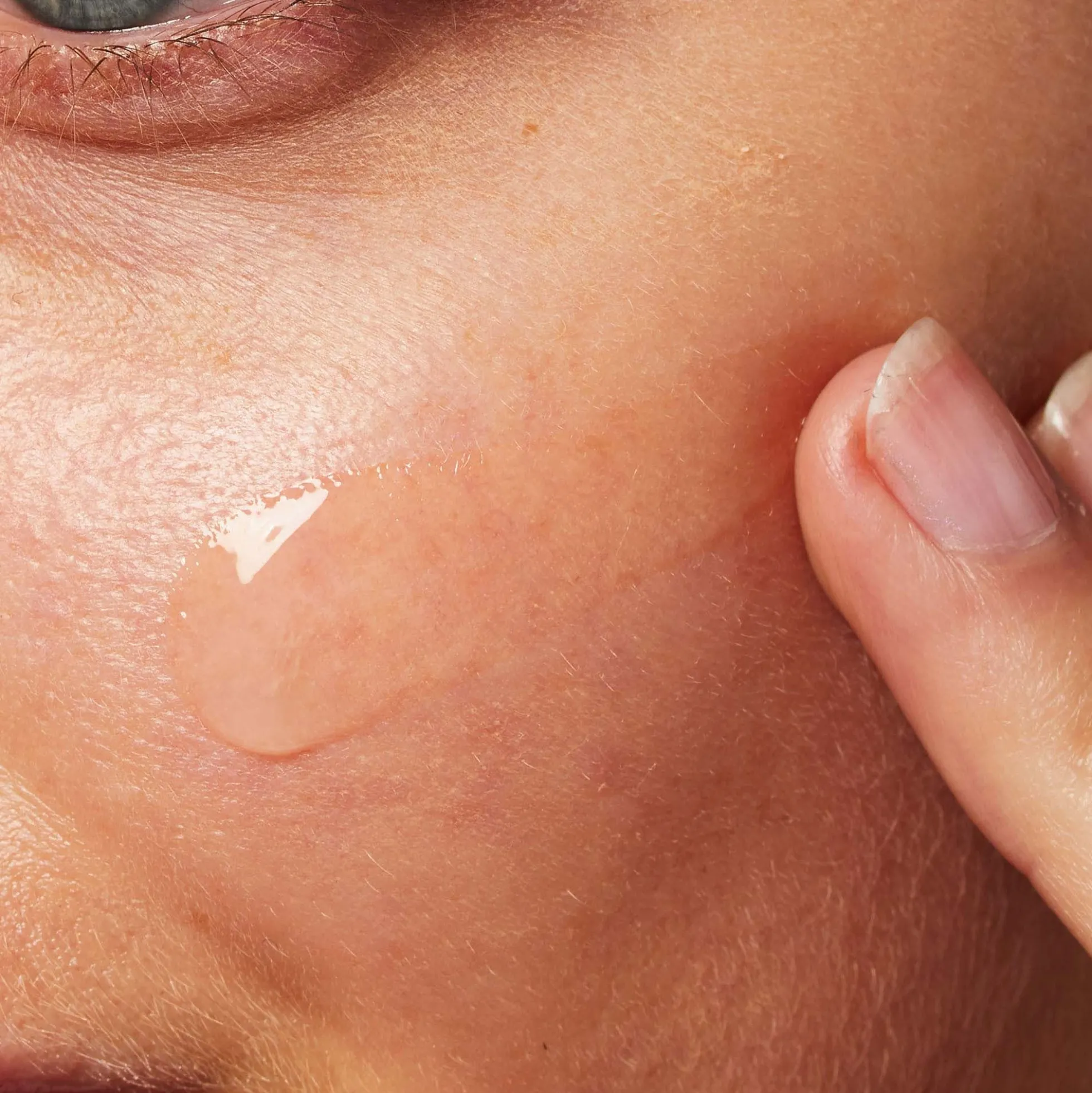 CeraVe Resurfacing Retinol Serum with Ceramides and Niacinamide for Blemish-Prone Skin 30ml