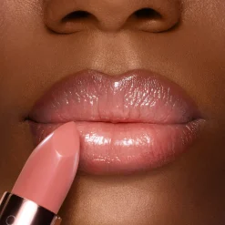 Charlotte Tilbury K.I.S.S.I.N.G