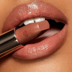Charlotte Tilbury Look Of Love K.I.S.S.I.N.G Lipstick - Nude Romance