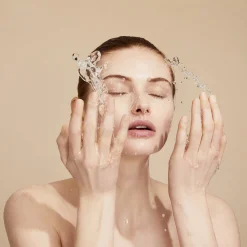 Clé de Peau Beauté Clarifying Cleansing Foam 125ml
