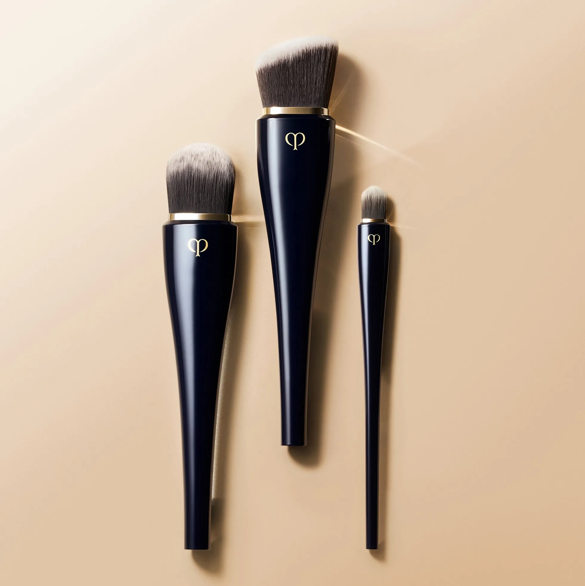 Clé de Peau Beauté Light Coverage Foundation Brush