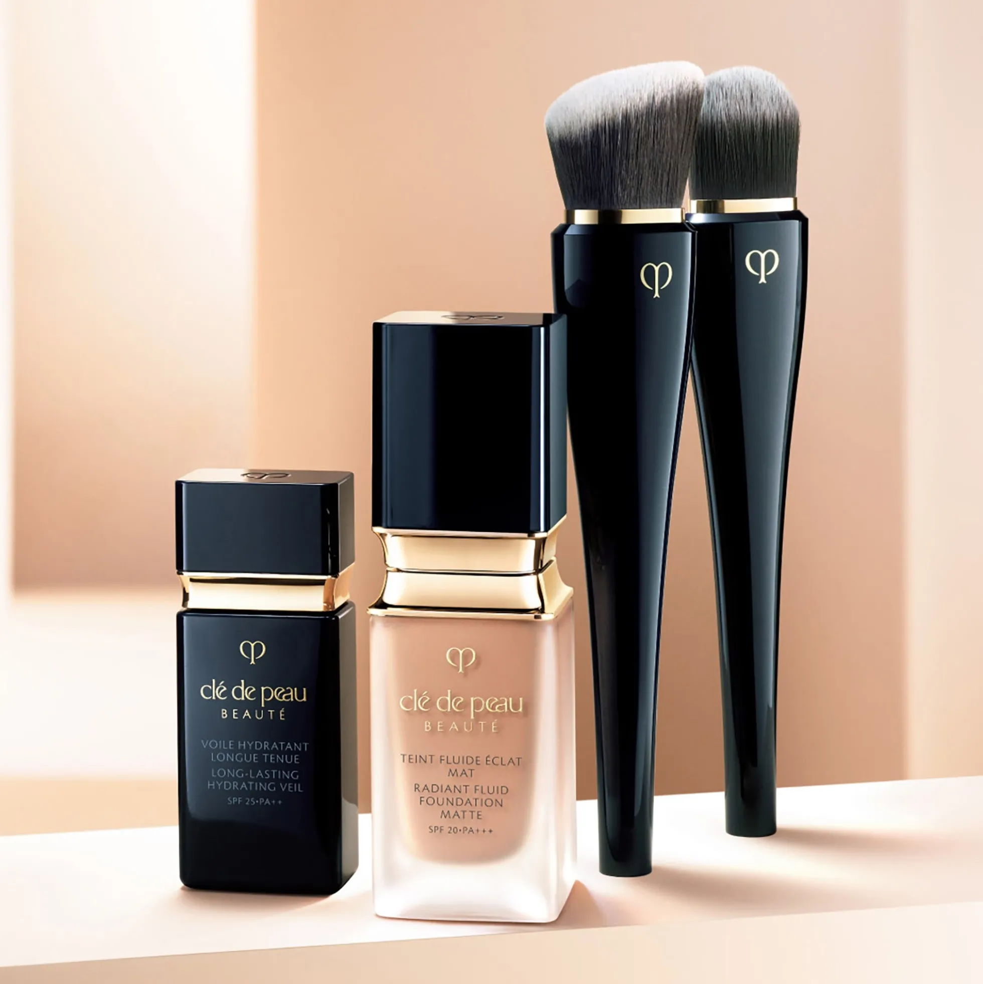 Clé de Peau Beauté Light Coverage Foundation Brush