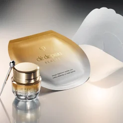 Clé de Peau Beauté Vitality-Enhancing Eye Mask Supreme