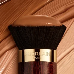 GUERLAIN Fluid Foundation Kabuki Brush