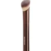 Hourglass Ambient Soft Glow Foundation Brush
