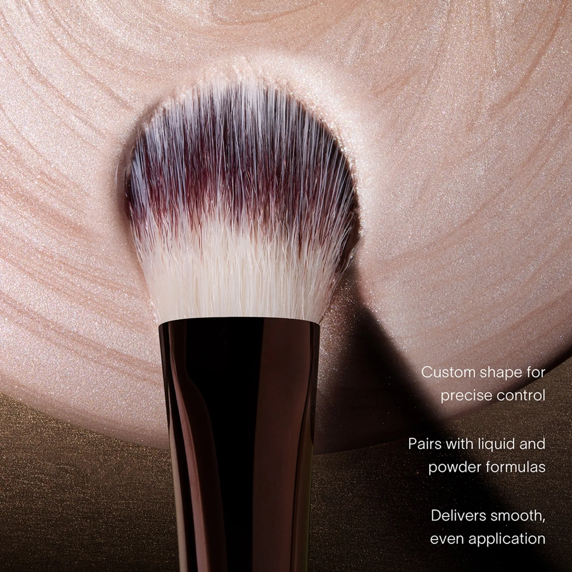 Hourglass No 16 Highlighter Brush
