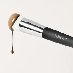 Huda Beauty Base Brush