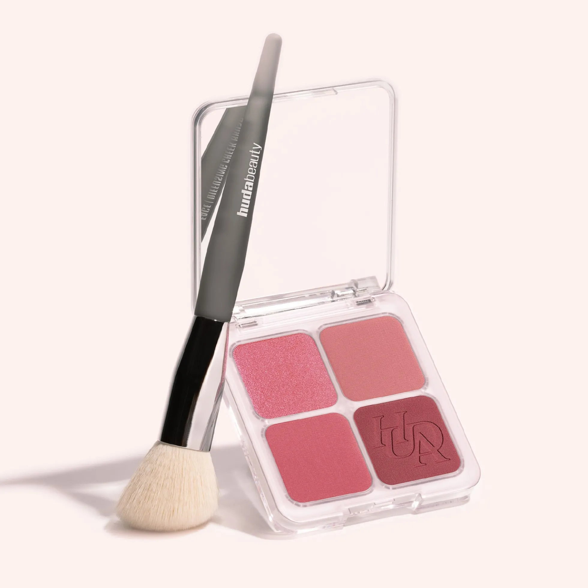 HUDA BEAUTY Diffusing Cheek Brush