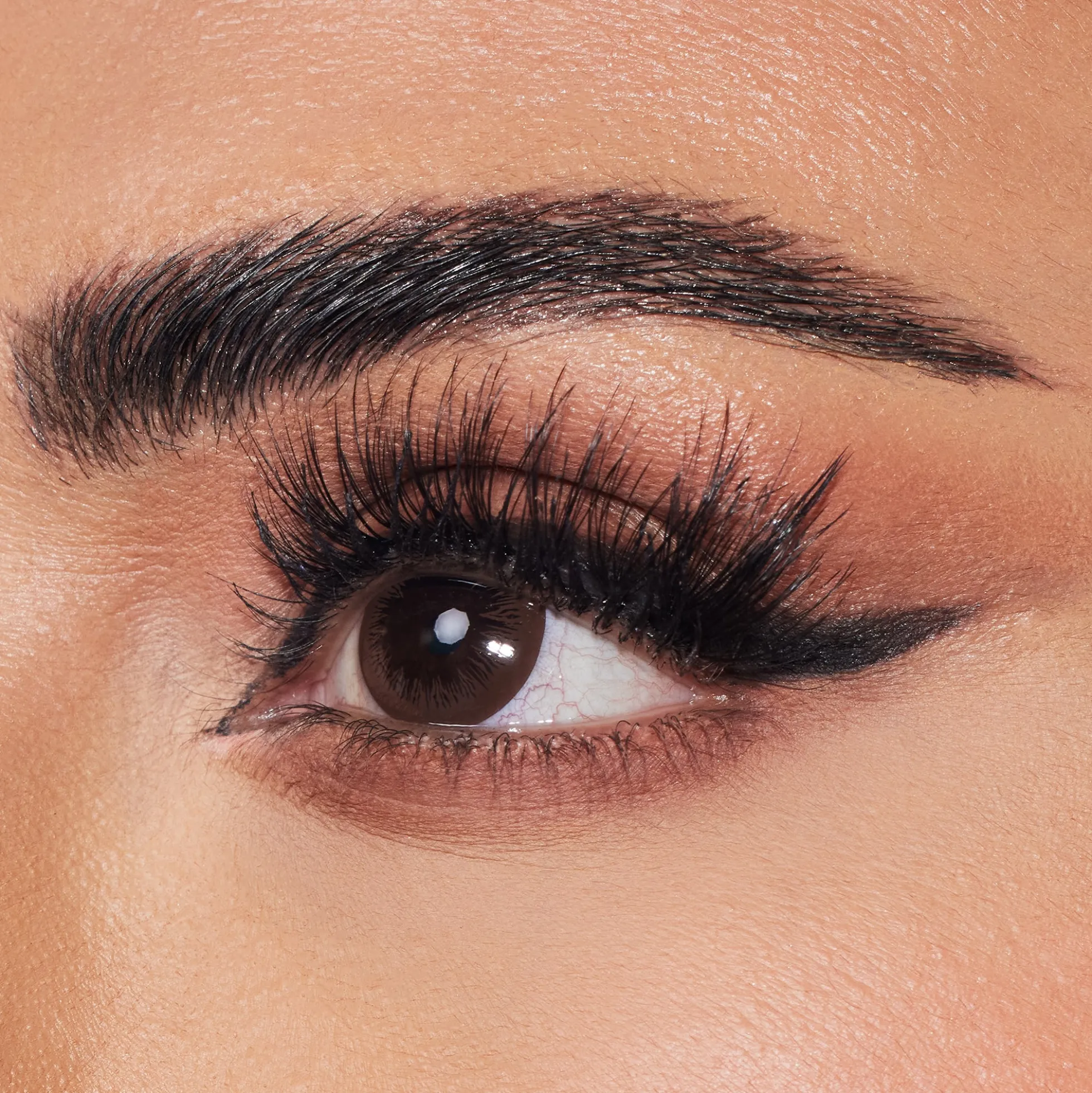 Huda Beauty Hoodie Flares #25 Classic Lashes