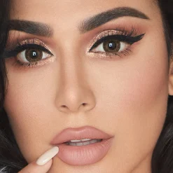 Huda Beauty Hoodie Lash
