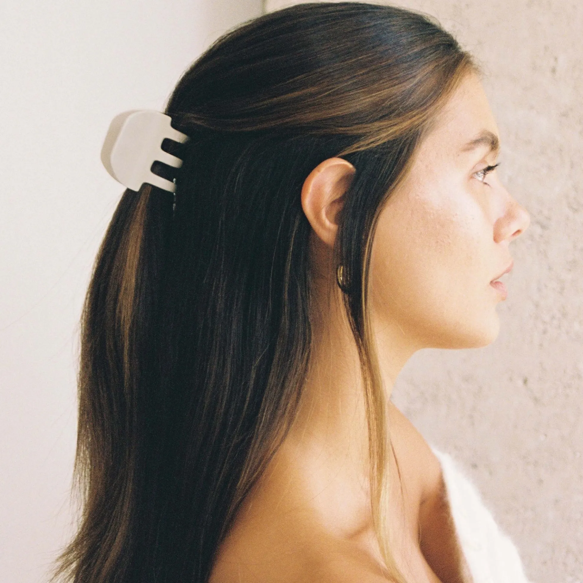 JICKIE Nova Hair Claw - Latte