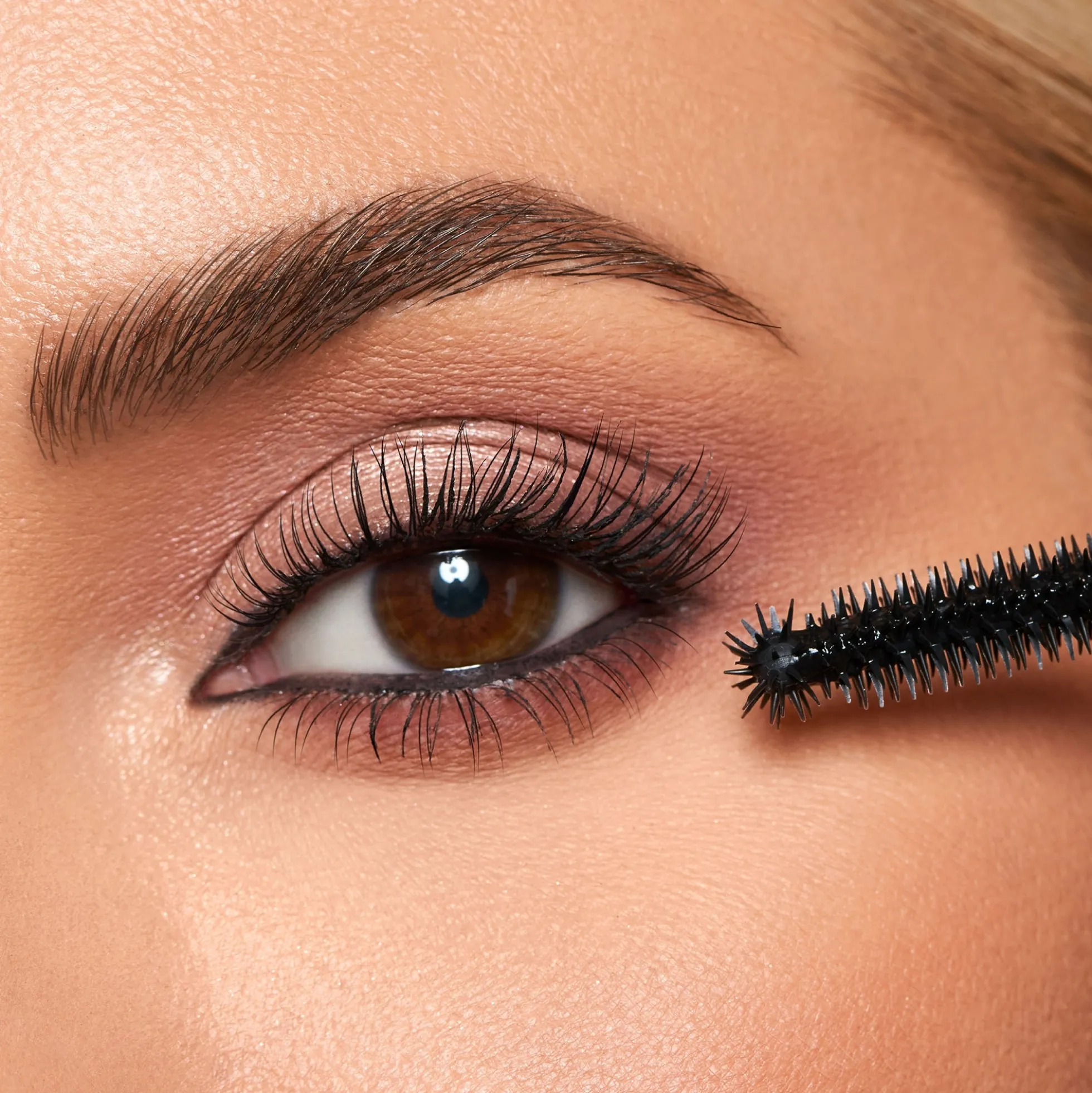 LAWLESS BEAUTY The One & Done Volumizing Mascara - One and Done Mascara 12ml