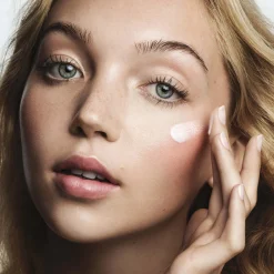 MAC Studio Radiance Moisturising + Illuminating Silky Primer 30ml