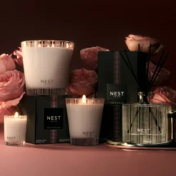 NEST New York Rose Noir And Oud Classic Candle 8.1 Oz
