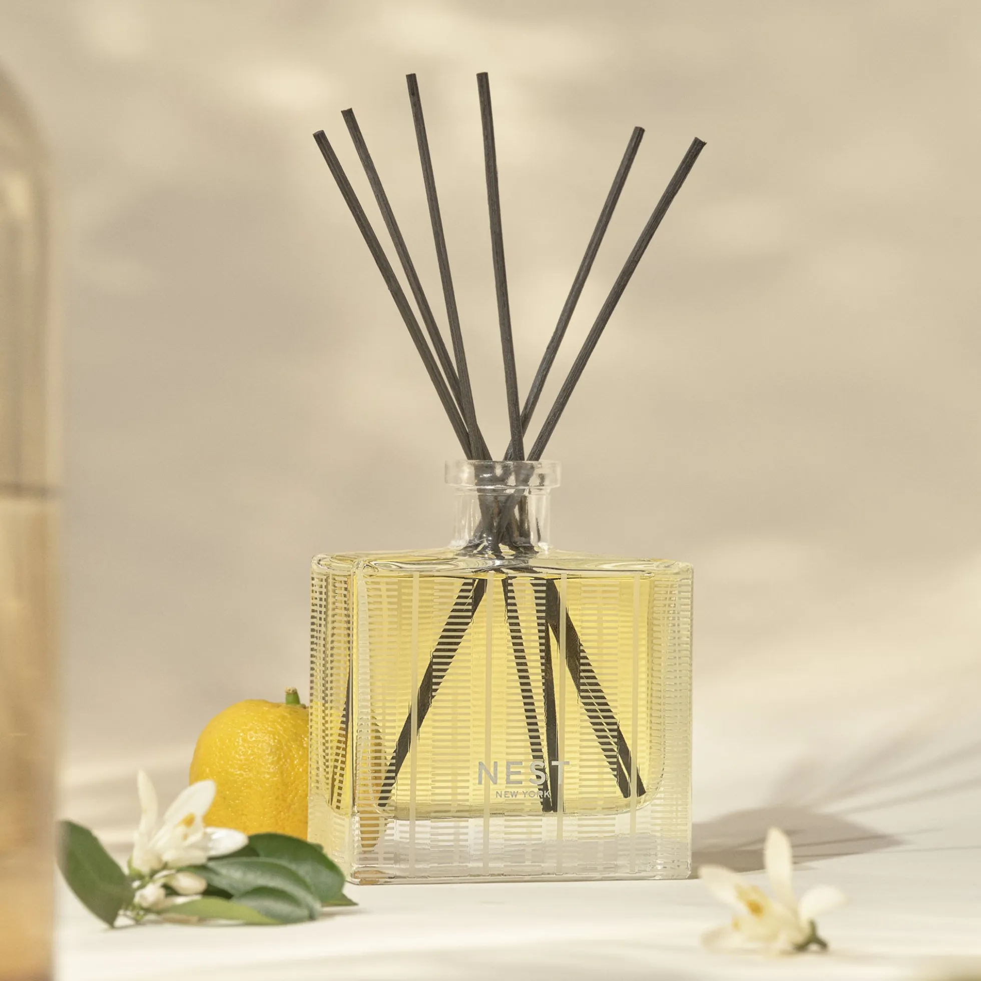 NEST New York Sunlit Yuzu & Neroli Reed Diffuser 5.9 Fl.Oz/175 Ml