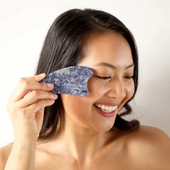 Odacité Crystal Contour Gua Sha - Blue Sodalite