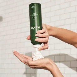 SUNDAE Body Green Tea Exfoliating Whipped Shower Foam with Kakadu Plum and Finger Lime 260ml